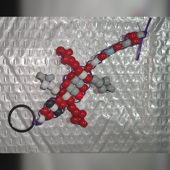 Custom keychain. All earnings will be donated to the FaerieLand Rescue. - Picture 11 of 12